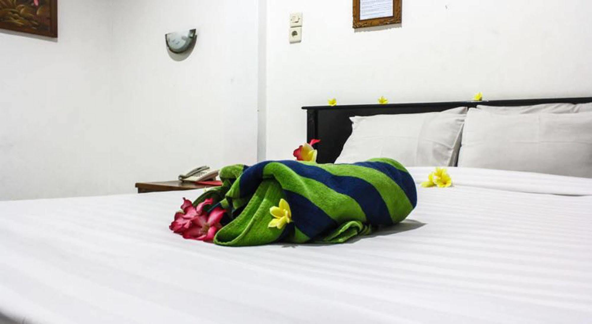 Hotel Puri Tanah Lot Kuta Lombok Eksteriør bilde